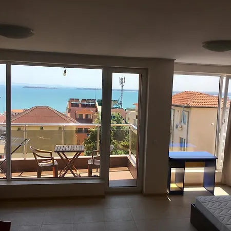 Flat Near The Sea * سفيتي فلاس