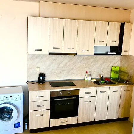 Flat Near The Sea شقة سفيتي فلاس